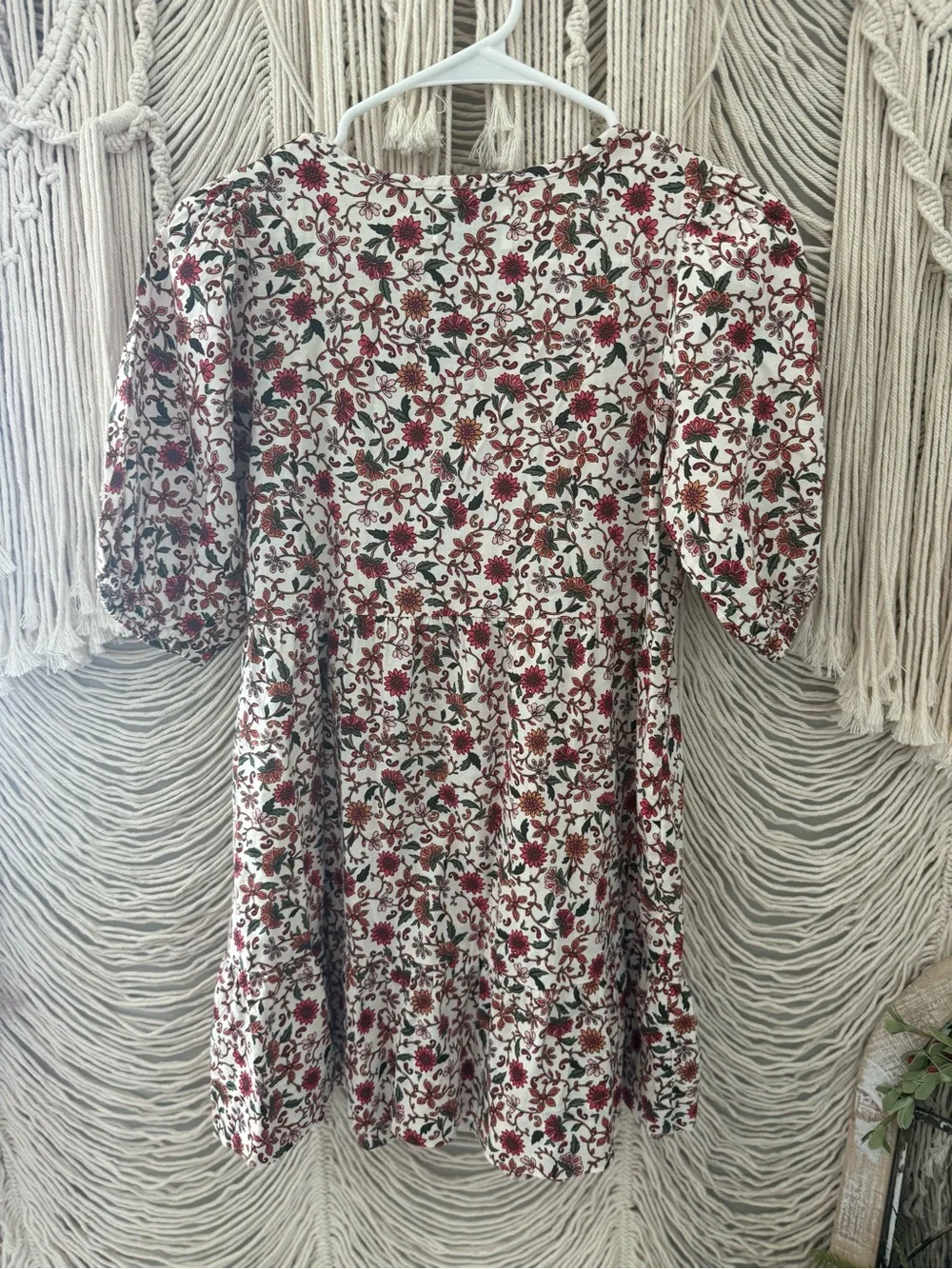 Old Navy Floral Puff-Sleeve girls dress in Cream and Red